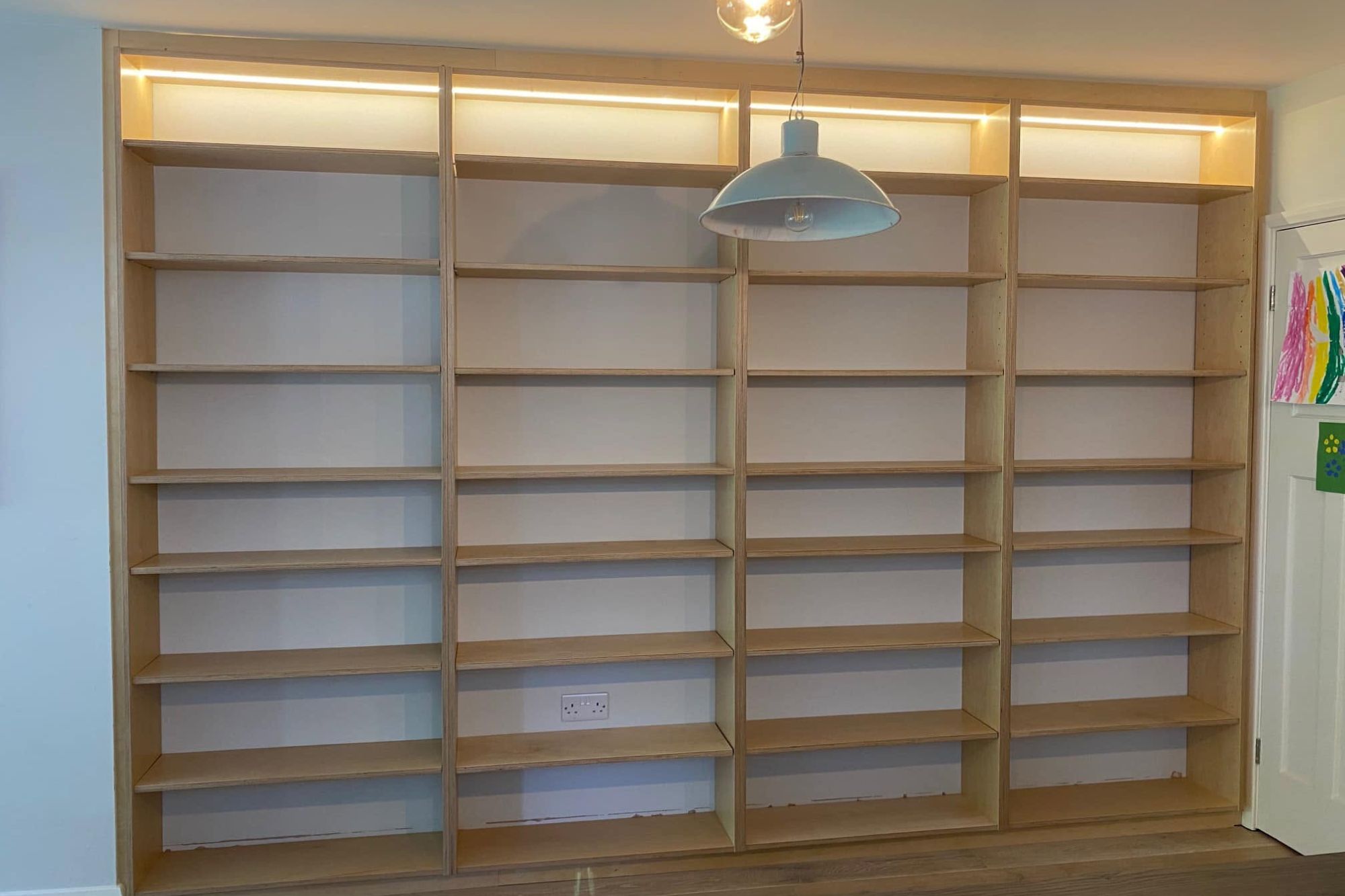Fitted shelving unit